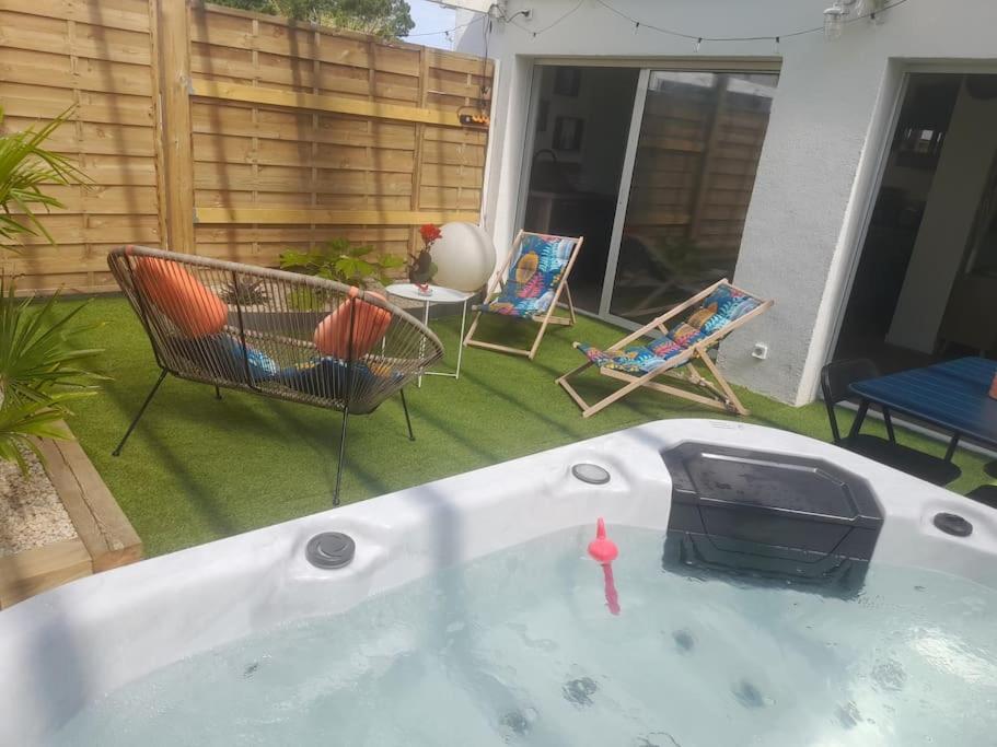 Maison 4Pers Avec Jacuzzi Privatif Couvert Proche Ocean Brem Sur Mer Exterior foto
